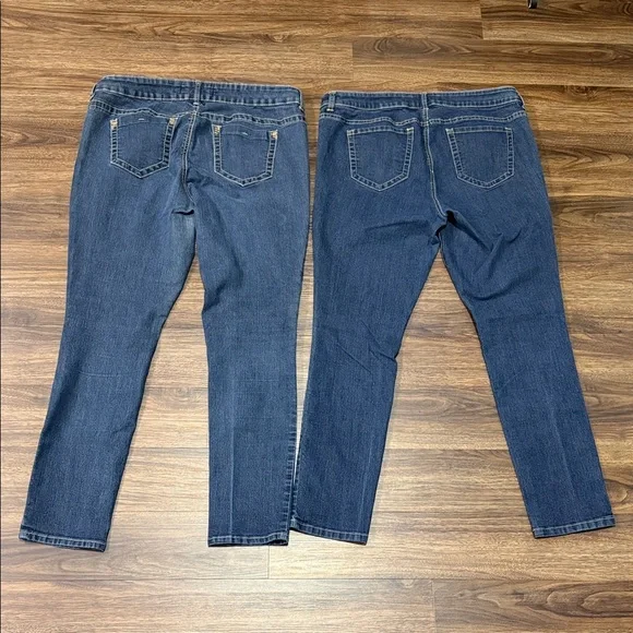 Women’s Torrid Jean Lot of Four Dark Wash Jeans Size 18 Regular - Picture 3 of 6